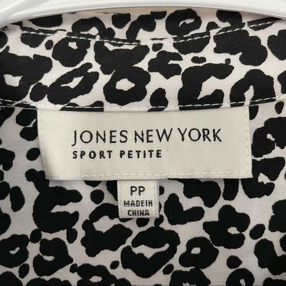 Jones New York Leopard Print Button Down Blouse. Size PP. Petite 0-2 - Picture 2 of 7